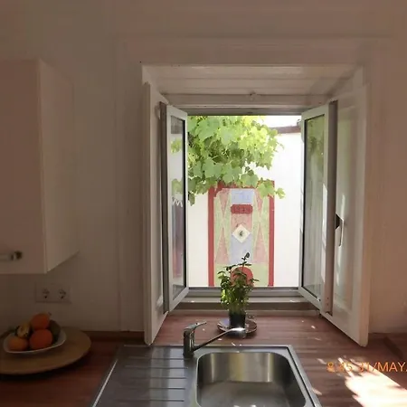 Yellow Rustic Portuguese Casa de Férias *
